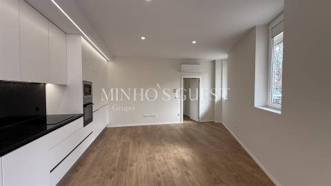Apartamento T2 (75m2) c/ cozinha mobilada e equipada - Real, Braga