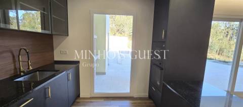 Moradia Individual V3 Nova com Piscina | Espaço, Conforto e Modernidade a 15 min de Braga - Espinho