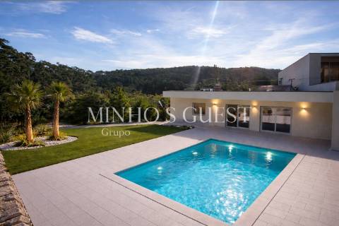 Moradia Individual V3 Nova com Piscina | Espaço, Conforto e Modernidade a 15 min de Braga - Espinho