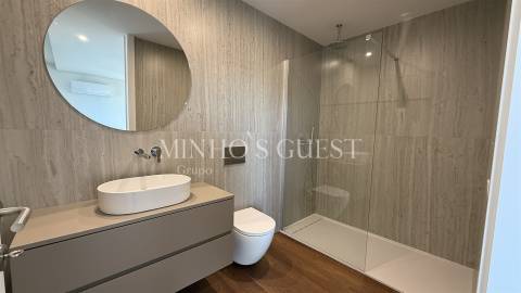 Apartamento T3 c/ Varandas Amplas e Cobertas - Ferreiros, Braga