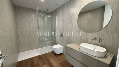 Apartamento T3 c/ Varandas Amplas e Cobertas - Ferreiros, Braga