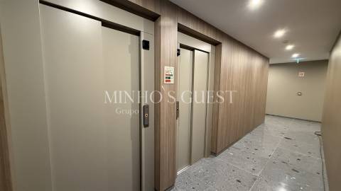 Apartamento T3 c/ Varandas Amplas e Cobertas - Ferreiros, Braga