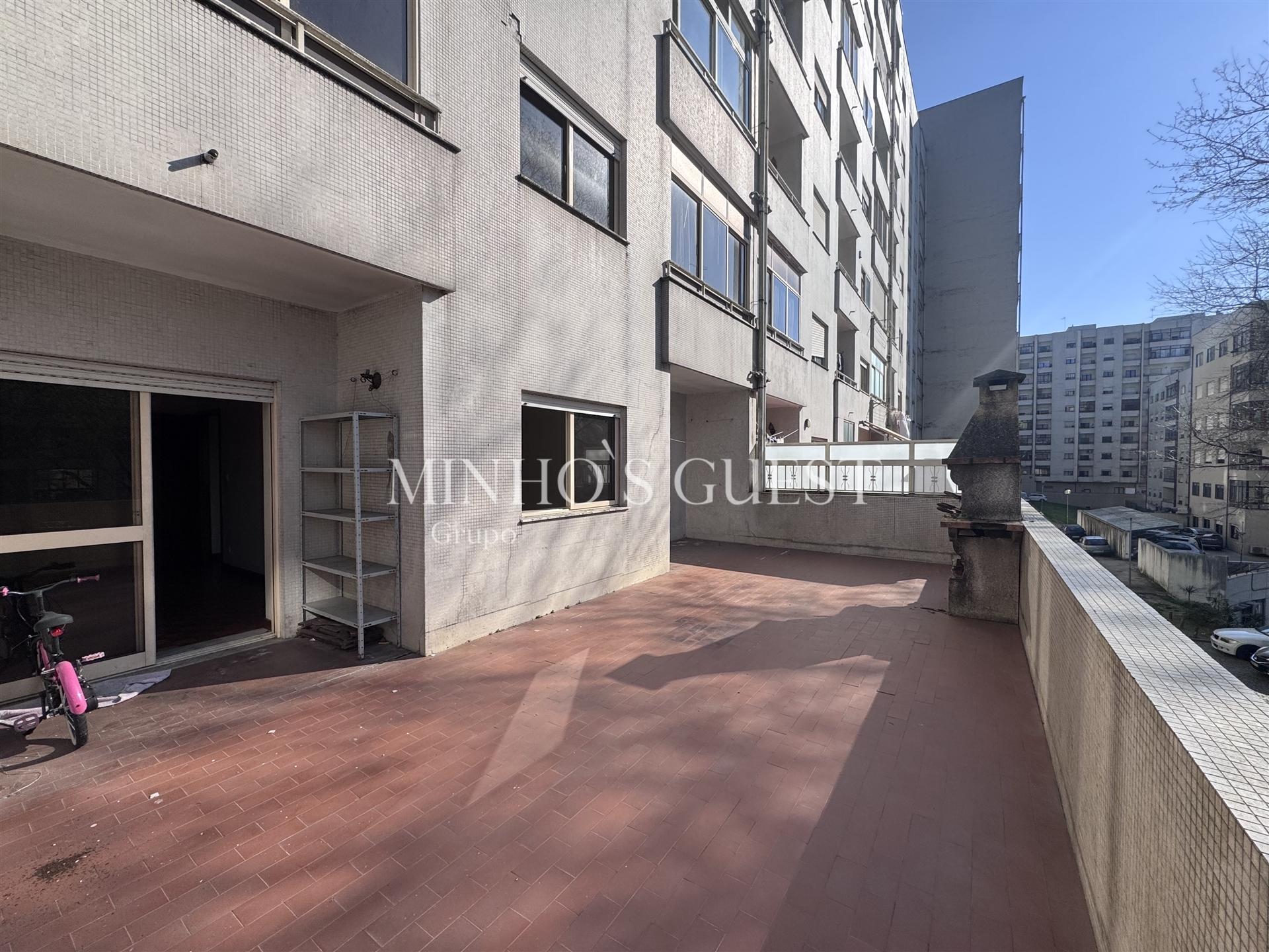 Excelente T3 para Remodelação - São Vicente, Centro de Braga