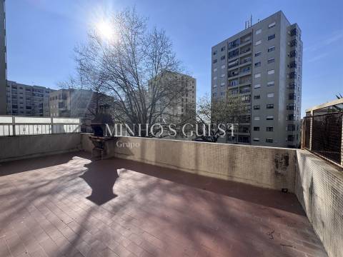 Excelente T3 para Remodelação - São Vicente, Centro de Braga