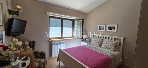 Moradia T2 (Duplex) c/ Jardim e Churrasqueira em Condomínio Fechado de Luxo - Caniçada, Gerês