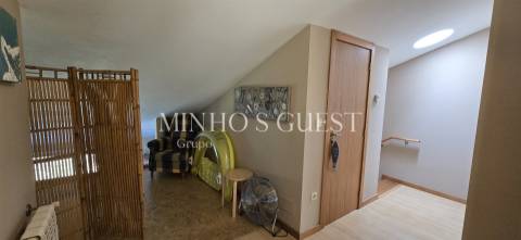 Moradia T2 (Duplex) c/ Jardim e Churrasqueira em Condomínio Fechado de Luxo - Caniçada, Gerês