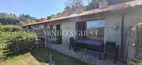 Moradia T2 (Duplex) c/ Jardim e Churrasqueira em Condomínio Fechado de Luxo - Caniçada, Gerês
