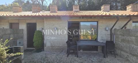 Moradia T2 (Duplex) c/ Jardim e Churrasqueira em Condomínio Fechado de Luxo - Caniçada, Gerês