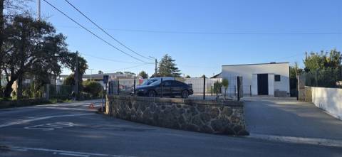 4 Moradias + Terreno c/ possibilidade de negócio - Vila Nova de Famalicão