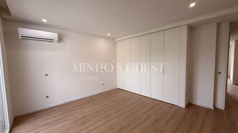 Moradia Individual V4 (274m2) c/ AC e Logradouro - Palmeira Braga