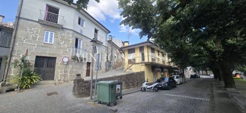 Moradia V3 c/ História em Pedra no Coração de Santa Maria de Bouro - Amares