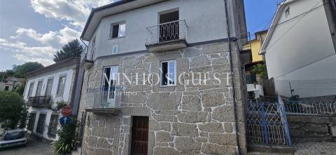 Moradia V3 c/ História em Pedra no Coração de Santa Maria de Bouro - Amares