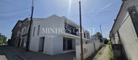 Moradia Individual V3+1 Nova c/ 3 Suites, Jardim e Possibilidade de Piscina - Naia, Ferreiros, Braga