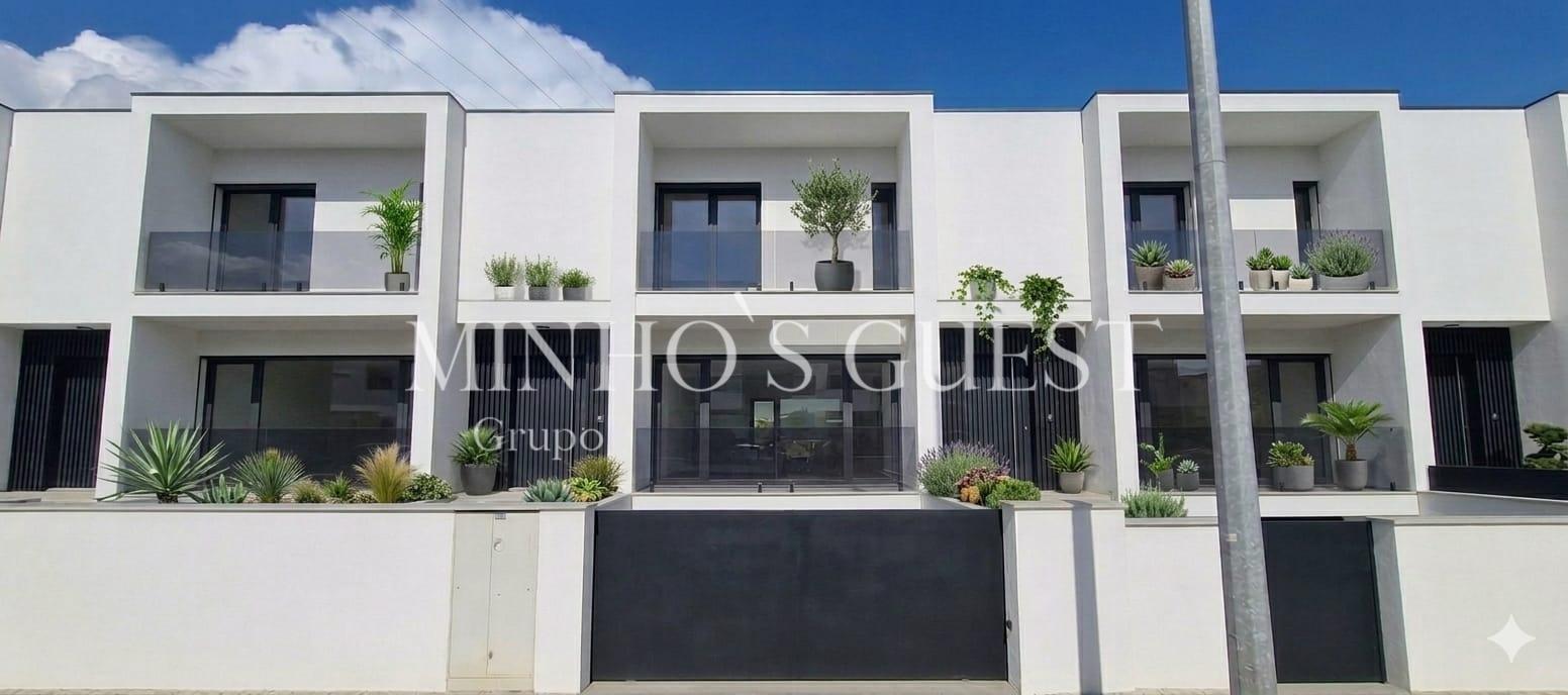 Exclusiva Moradia V3 c/ Suite, Closet e Jardim em Palmeira, Braga