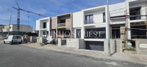 Exclusiva Moradia V3 c/ Suite, Closet e Jardim em Palmeira, Braga