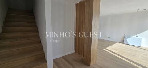 Exclusiva Moradia V3 c/ Suite, Closet e Jardim em Palmeira, Braga