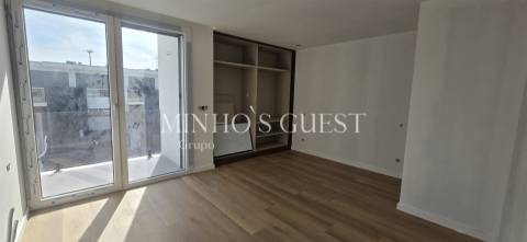 Exclusiva Moradia V3 c/ Suite, Closet e Jardim em Palmeira, Braga