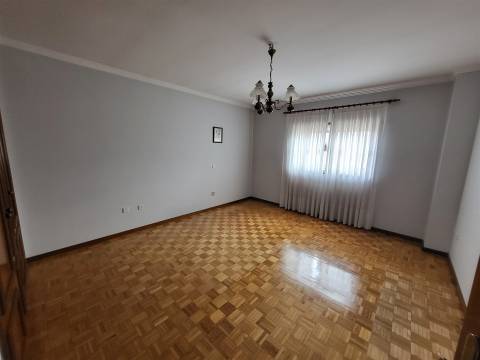 Moradia Incrível com 4 Quartos e Garagem Fechada em Fafe