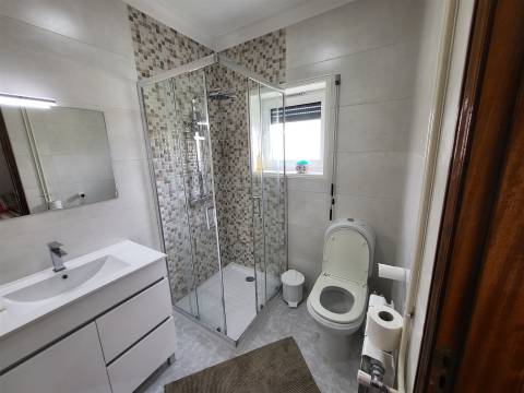 Moradia Incrível com 4 Quartos e Garagem Fechada em Fafe