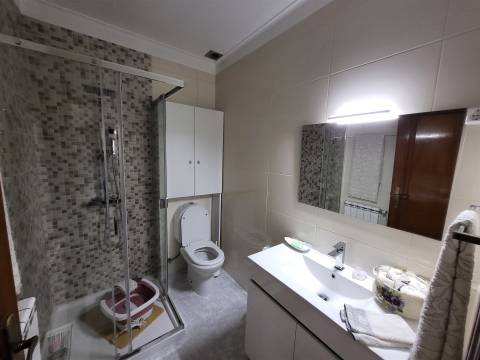 Moradia Incrível com 4 Quartos e Garagem Fechada em Fafe