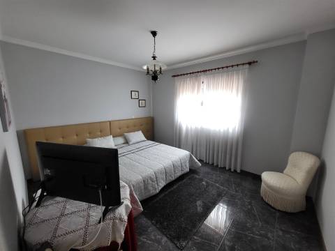 Moradia Incrível com 4 Quartos e Garagem Fechada em Fafe