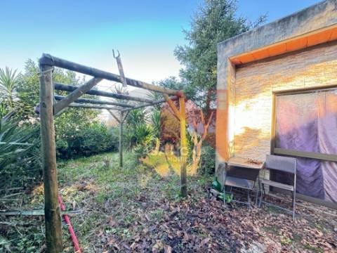 Moradia para restauro em Pedreira, Felgueiras