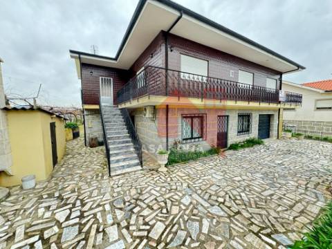 Moradia T4 em Nevogilde, Lousada