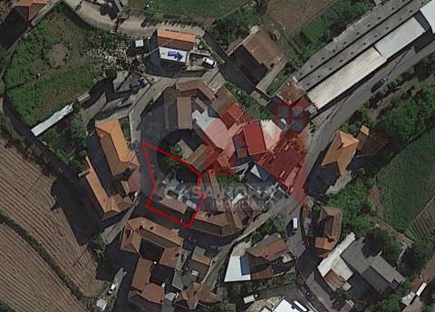 Moradia para restauro em Rebordosa, Paredes.