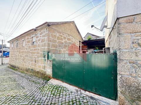 Moradia para restauro em Rebordosa, Paredes.