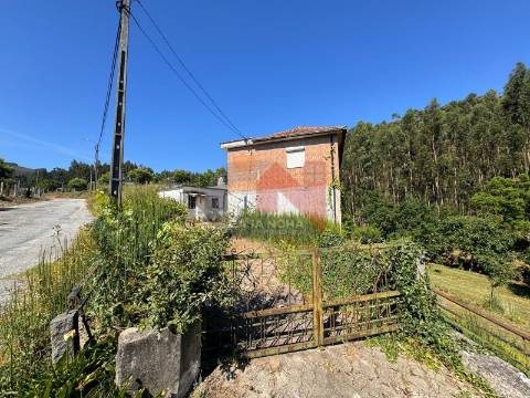 Moradia para Restaurar T3 em Ordem, Lousada