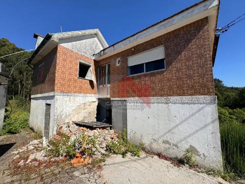 Moradia para Restaurar T3 em Ordem, Lousada