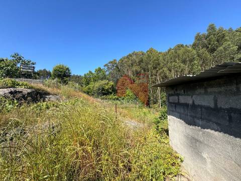 Moradia para Restaurar T3 em Ordem, Lousada