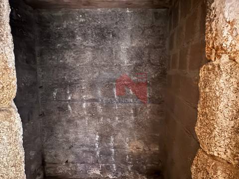 Moradia para Restaurar T3 em Ordem, Lousada