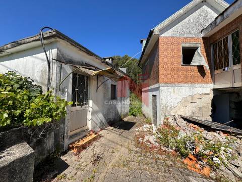 Moradia para Restaurar T3 em Ordem, Lousada