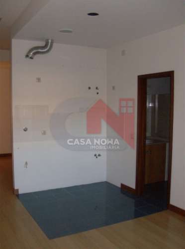 Loja para venda,  Mancelos, Amarante.