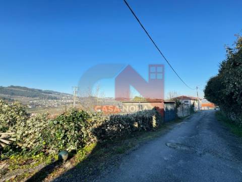 Terreno com 350m2, na Pedreira, Felgueiras