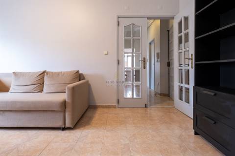 Vende-se Apartamento T2 na Amora, Seixal