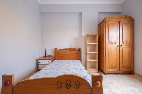 Vende-se Apartamento T2 na Amora, Seixal