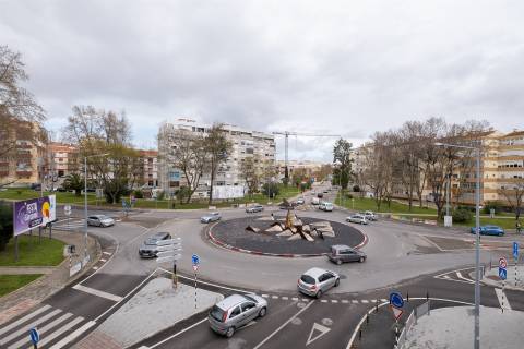 Vende-se Apartamento T2 na Amora, Seixal