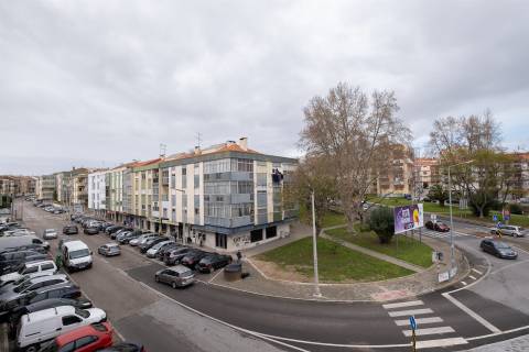 Vende-se Apartamento T2 na Amora, Seixal