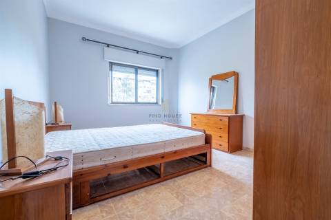 Vende-se Apartamento T2 na Amora, Seixal