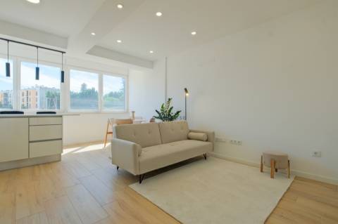 Apartamento T2 totalmente remodelado com 2 Suites em Lisboa.