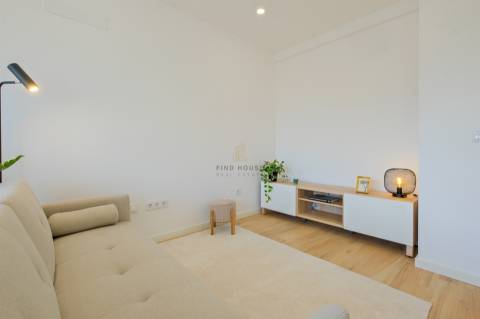 Apartamento T2 totalmente remodelado com 2 Suites em Lisboa.