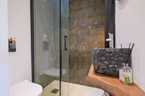 Apartamento T2 totalmente remodelado com 2 Suites em Lisboa.