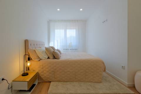 Apartamento T2 totalmente remodelado com 2 Suites em Lisboa.