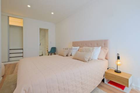 Apartamento T2 totalmente remodelado com 2 Suites em Lisboa.