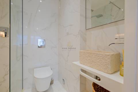 Apartamento T2 totalmente remodelado com 2 Suites em Lisboa.