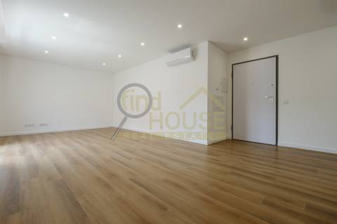 Apartamento T3 novo,  no Alto da Parede, próximo do Colégio Maristas