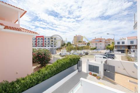 Apartamento T3 novo,  no Alto da Parede, próximo do Colégio Maristas