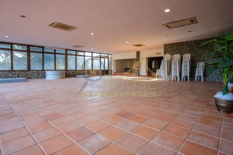 Quinta com Moradia, piscina e área para Loft com vista frontal para o Rio Tejo, em Abrantes